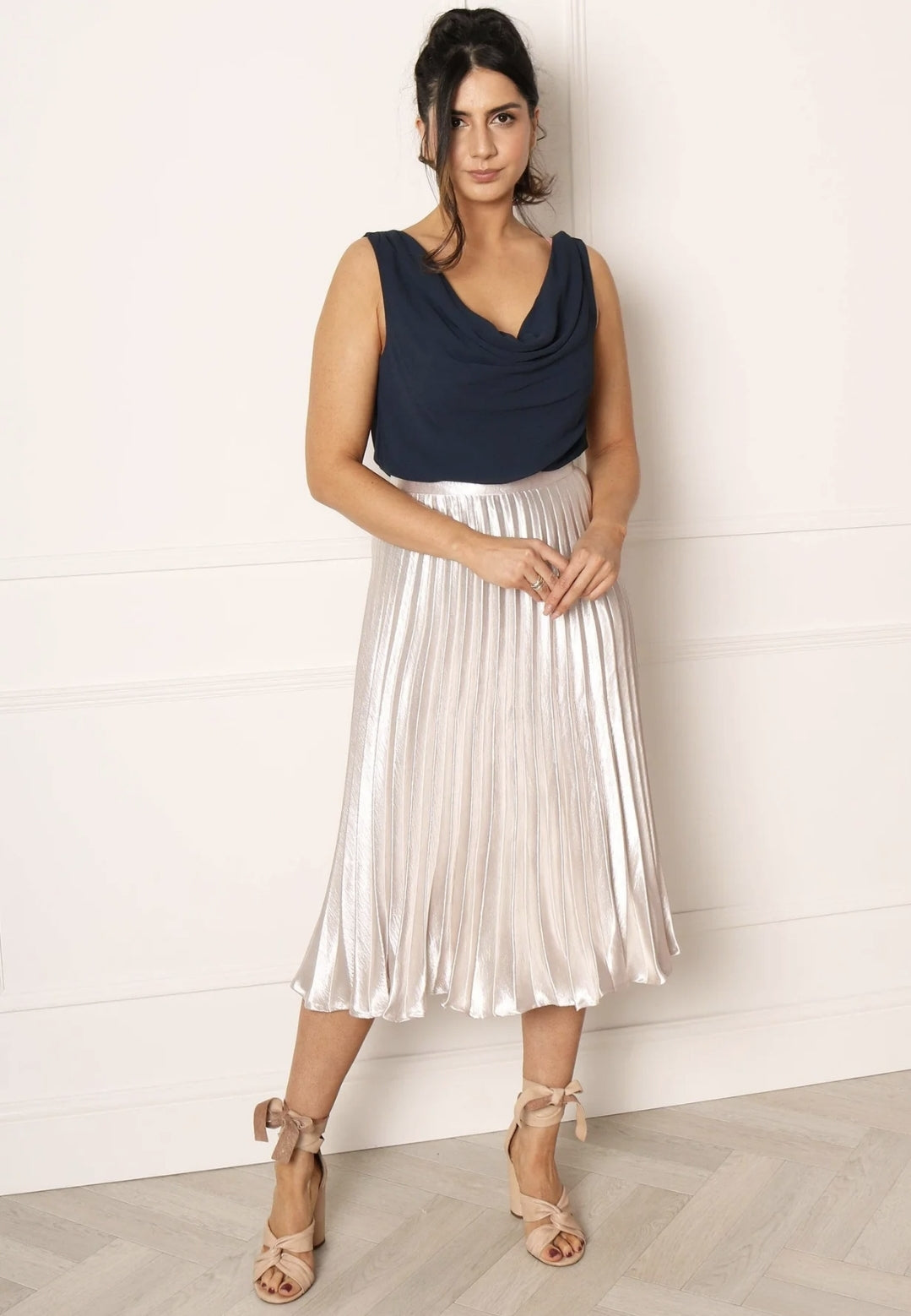 Metallic pleated silver skirt (size 8)